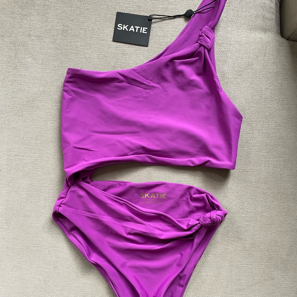 Skatie one-piece bathing suit